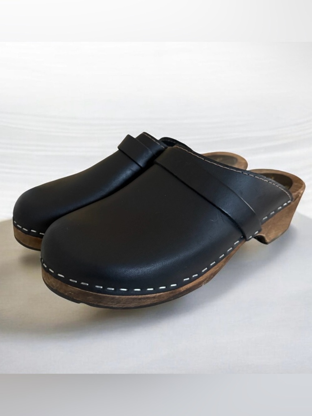 Lotta Swedish Black Leather Slip On Clogs Women’s Size 39